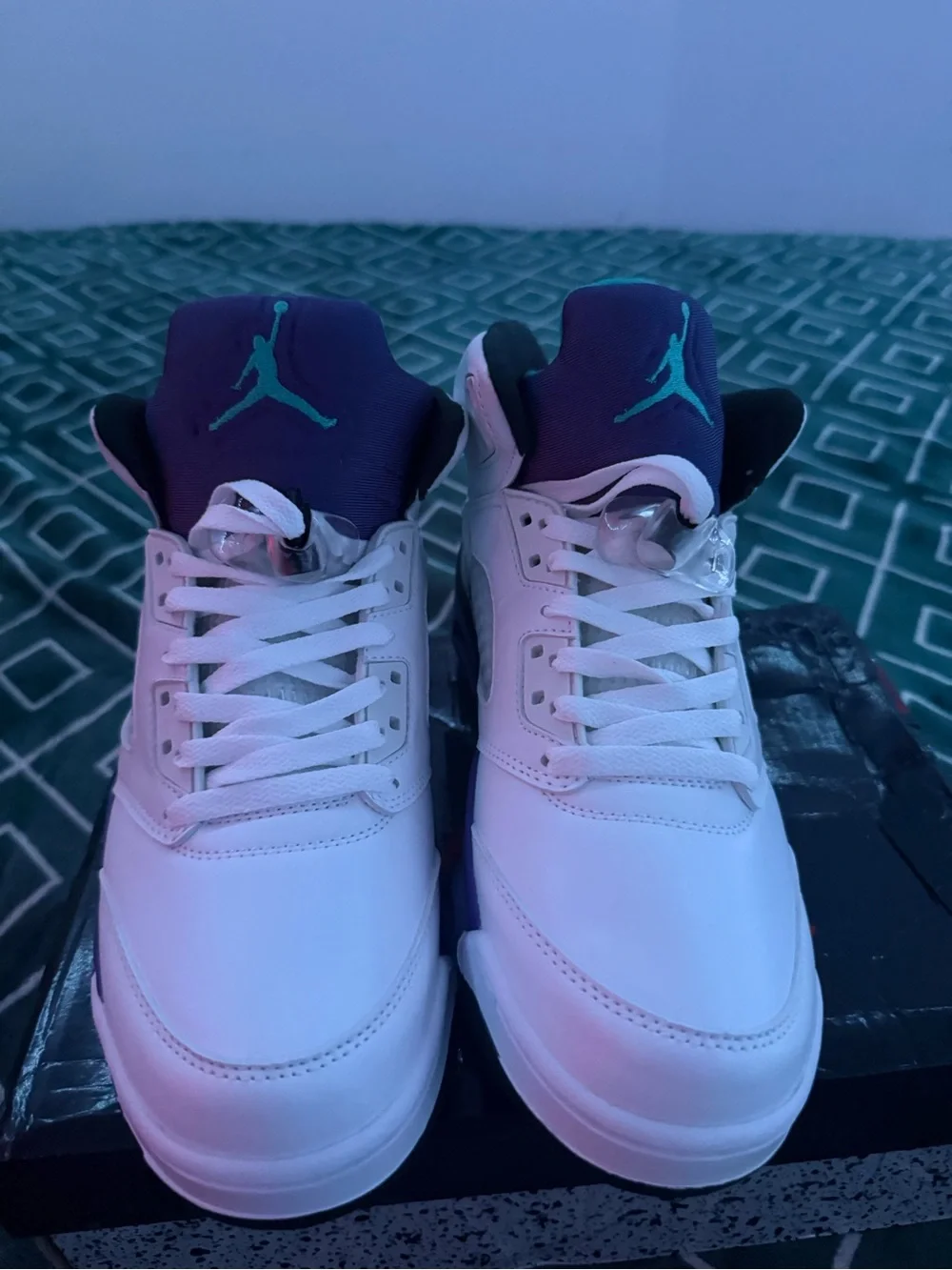 Jordan clean white